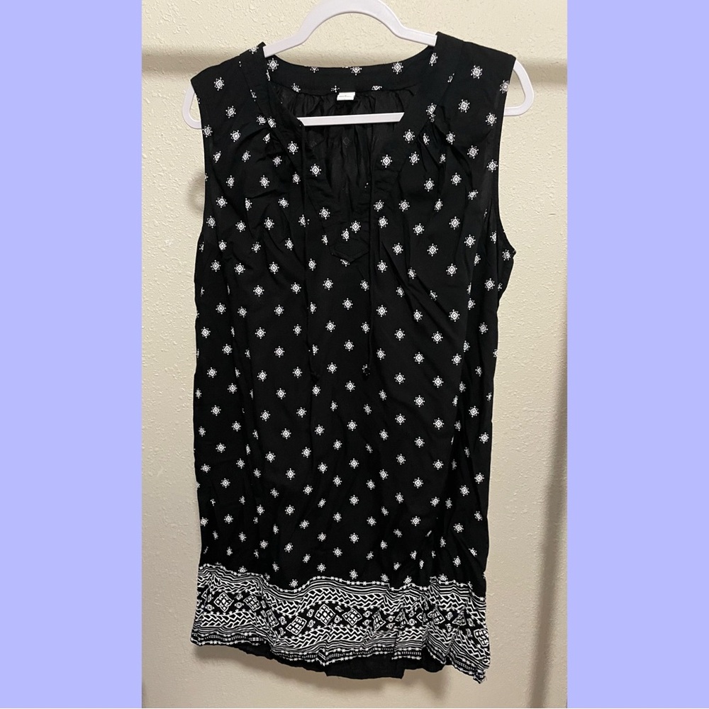 Old Navy Black and White Sleeveless Dress